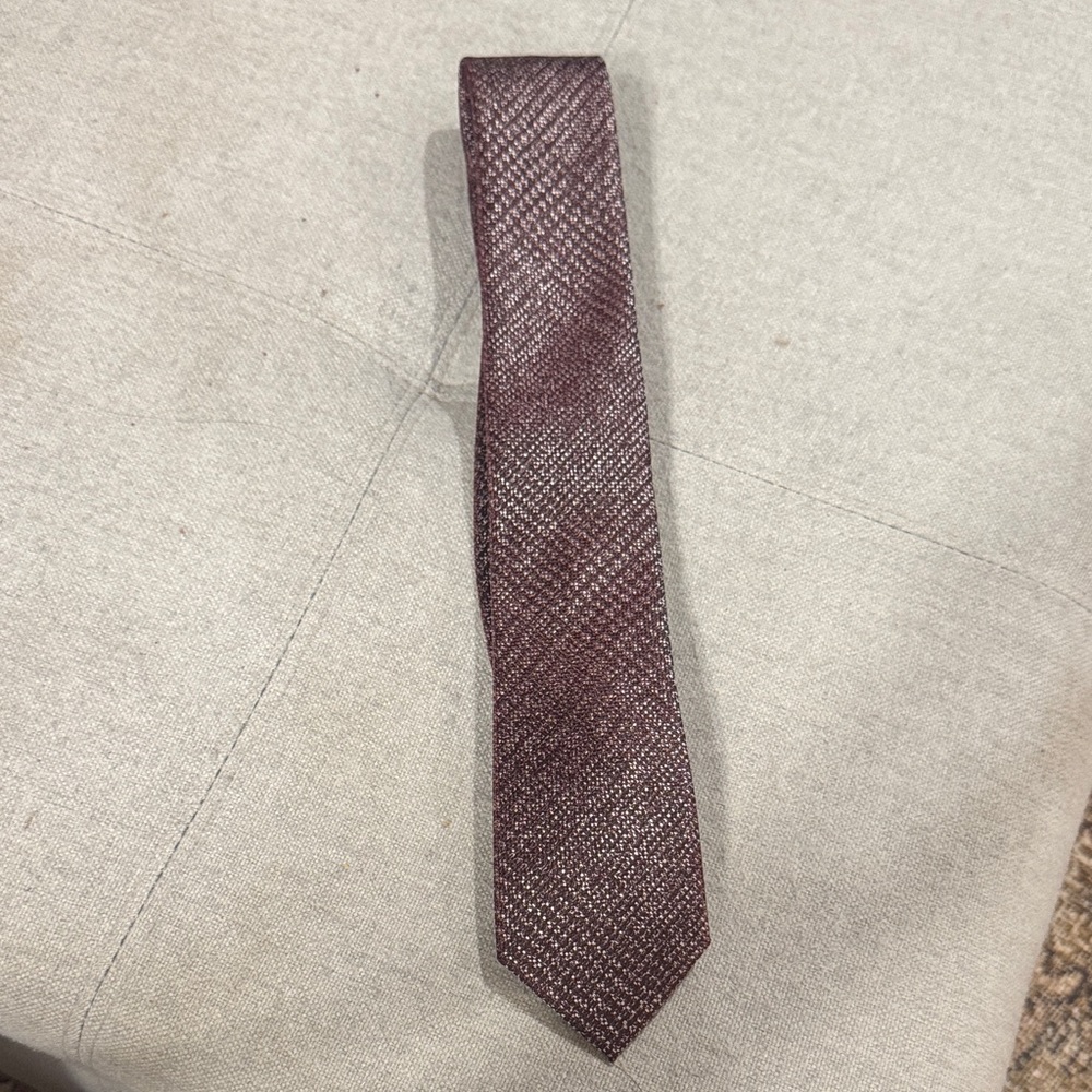 Goodfellow & co maroon and silver tie